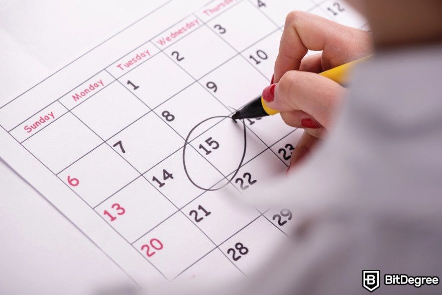 Thị trường gấu tiền điện tử: ảnh chụp cận cảnh lịch với dữ liệu được khoanh tròn.