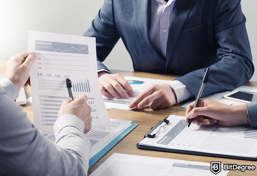 Crypto hedge funds list: people discussing financial decisions.
